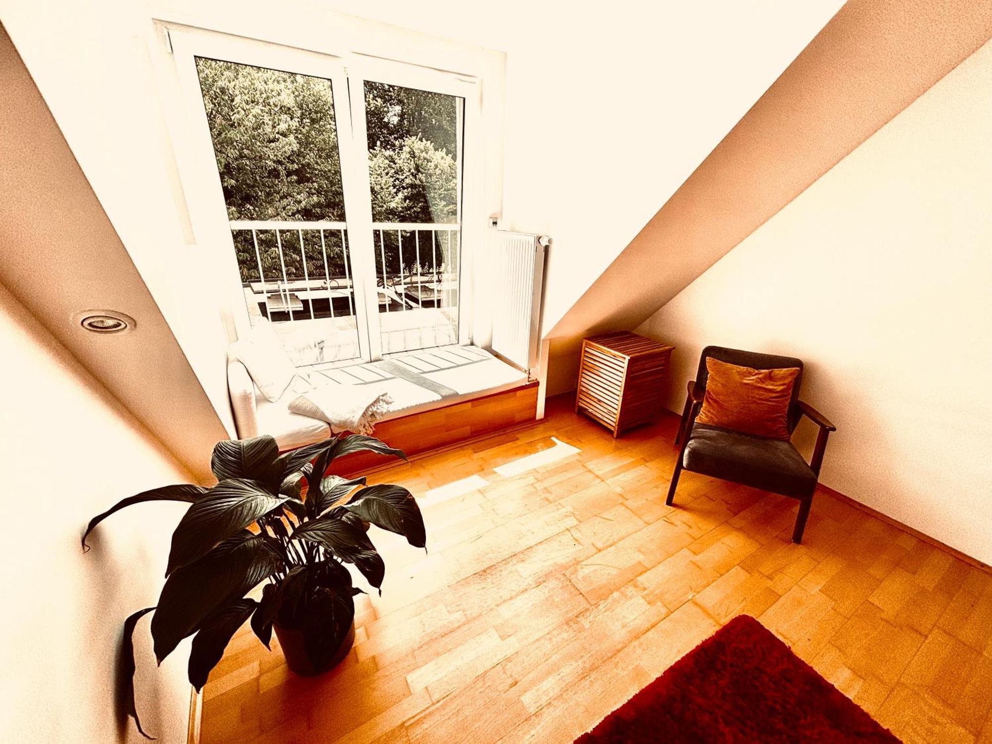 Messe, Uniklinikum, Grugapark - Charmante Wohnung Mit Dachterrasse In Guter Lage 에센 외부 사진